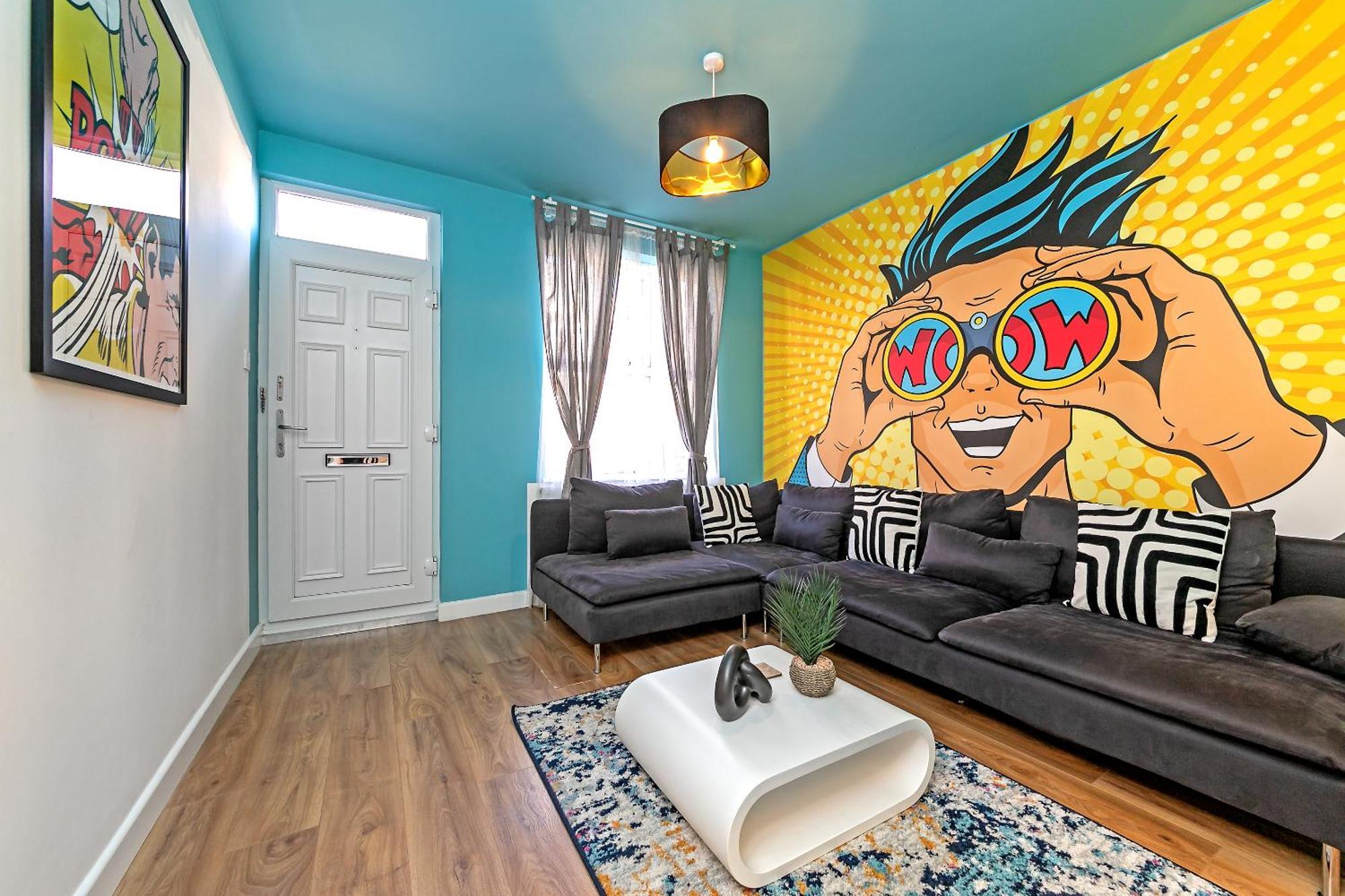 Exclusive Town Centre Home, Free Parking, Walk To Train Station, Near Airport, Luxury Stay, Garden, Pop Art Decor Luton  Esterno foto