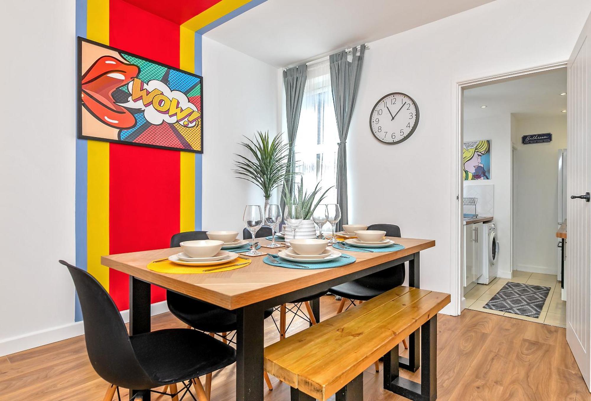 Exclusive Town Centre Home, Free Parking, Walk To Train Station, Near Airport, Luxury Stay, Garden, Pop Art Decor Luton  Esterno foto